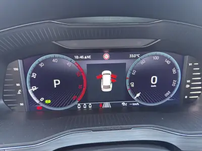 Skoda Superb Combi 2.0 TDi Ambition 4x4 — Break premium, 200 ch et transmission DSG — Miniature 11