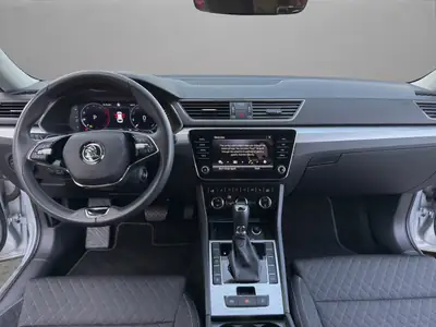 Skoda Superb Combi 2.0 TDi Ambition 4x4 — Break premium, 200 ch et transmission DSG — Miniature 14
