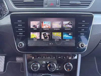 Skoda Superb Combi 2.0 TDi Ambition 4x4 — Break premium, 200 ch et transmission DSG — Miniature 15
