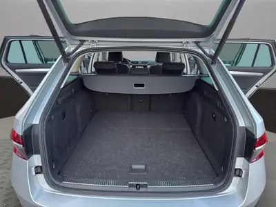 Skoda Superb Combi 2.0 TDi Ambition 4x4 — Break premium, 200 ch et transmission DSG — Miniature 19