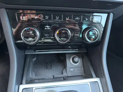 Skoda Superb Combi 2.0 TDi Ambition 4x4 — Break premium, 200 ch et transmission DSG — Miniature 20