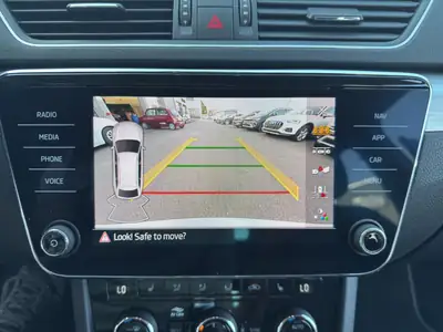 Skoda Superb Combi 2.0 TDi Ambition 4x4 — Break premium, 200 ch et transmission DSG — Miniature 23