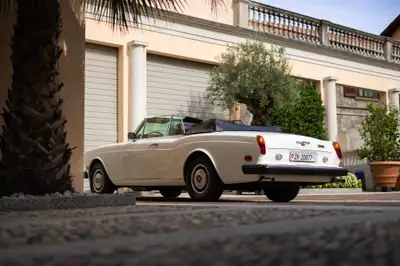 Rolls-Royce Corniche 1981 — Cabriolet de prestige, véhicule vétéran authentique — vista posteriore