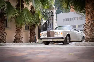 Rolls-Royce Corniche 1981 — Cabriolet de prestige, véhicule vétéran authentique — interni