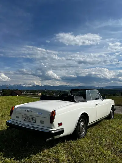Rolls-Royce Corniche 1981 — Cabriolet de prestige, véhicule vétéran authentique — Miniatura 7