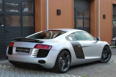 Audi R8 Coupé 4.2 V8 Boîte Mécanique — Supercar Allemande, Sideblade Carbone & Intérieur Premium — Miniature 8