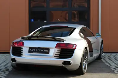 Audi R8 Coupé 4.2 V8 Boîte Mécanique — Supercar Allemande, Sideblade Carbone & Intérieur Premium — Miniature 10