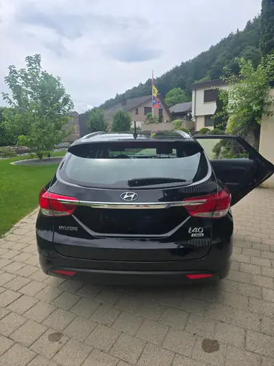 Hyundai i40 Wagon 1.7 CRDI Style — Monospace diesel fiable, 118'000 km seulement — Innenraum