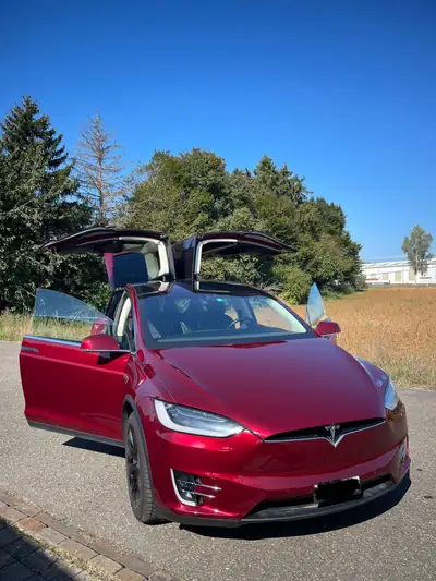 Tesla Model X P90D Signature — SUV électrique 772 ch, essence du luxe haute performance — vue extérieure