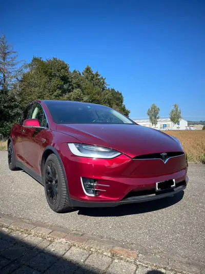 Tesla Model X P90D Signature — SUV électrique 772 ch, essence du luxe haute performance — Miniature 9