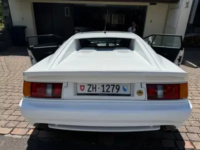 Lotus Esprit 3.5 V8 — Légende sportive britannique, 354 ch et design iconique — Seitenansicht