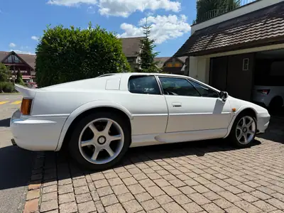 Lotus Esprit 3.5 V8 — Légende sportive britannique, 354 ch et design iconique — Innenraum