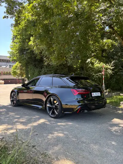 Audi RS6 Avant 2024 — Break haute performance, quasi neuf avec garantie constructeur — Außenansicht