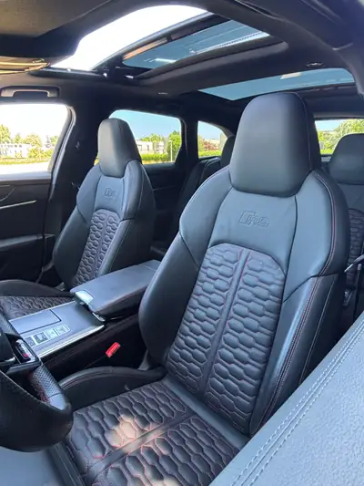 Audi RS6 Avant 2024 — Break haute performance, quasi neuf avec garantie constructeur — Armaturenbrett