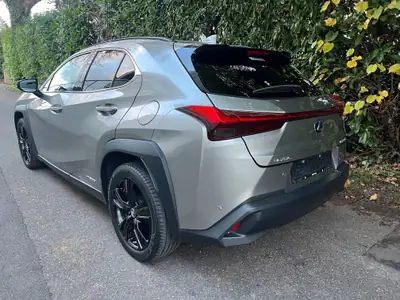 Lexus UX 250h Limited Edition — Hybride Compact, 10 ans de garantie constructeur — fianco