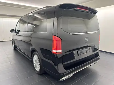 Mercedes-Benz V 250 d EL 4Matic — Monospace premium 6 places, traction intégrale, kilométrage modéré — side view