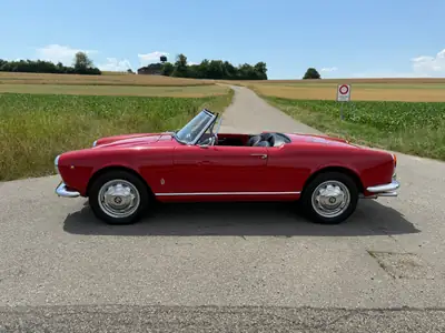 Alfa Romeo Giulia Spider 1600 — Cabriolet vintage 1964, sans accident, patrimoine automobile — tableau de bord