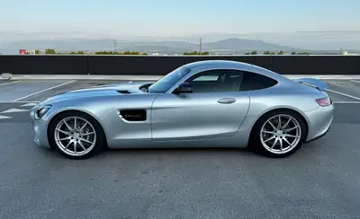 Mercedes-AMG GT Speedshift DCT — Coupé sportif haute performance, 462 ch, 91900 km — Heckansicht