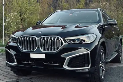 BMW X6 xDrive 40i Steptronic xLine — SUV coupé élégant, 340 ch et 99 000 km — interni
