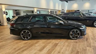 CUPRA Leon ST 2.0 TSI — Break sportif 370 ch, 4WD et équipements premium — Miniatur 8