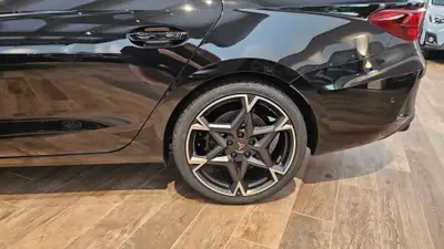 CUPRA Leon ST 2.0 TSI — Break sportif 370 ch, 4WD et équipements premium — Miniatur 18