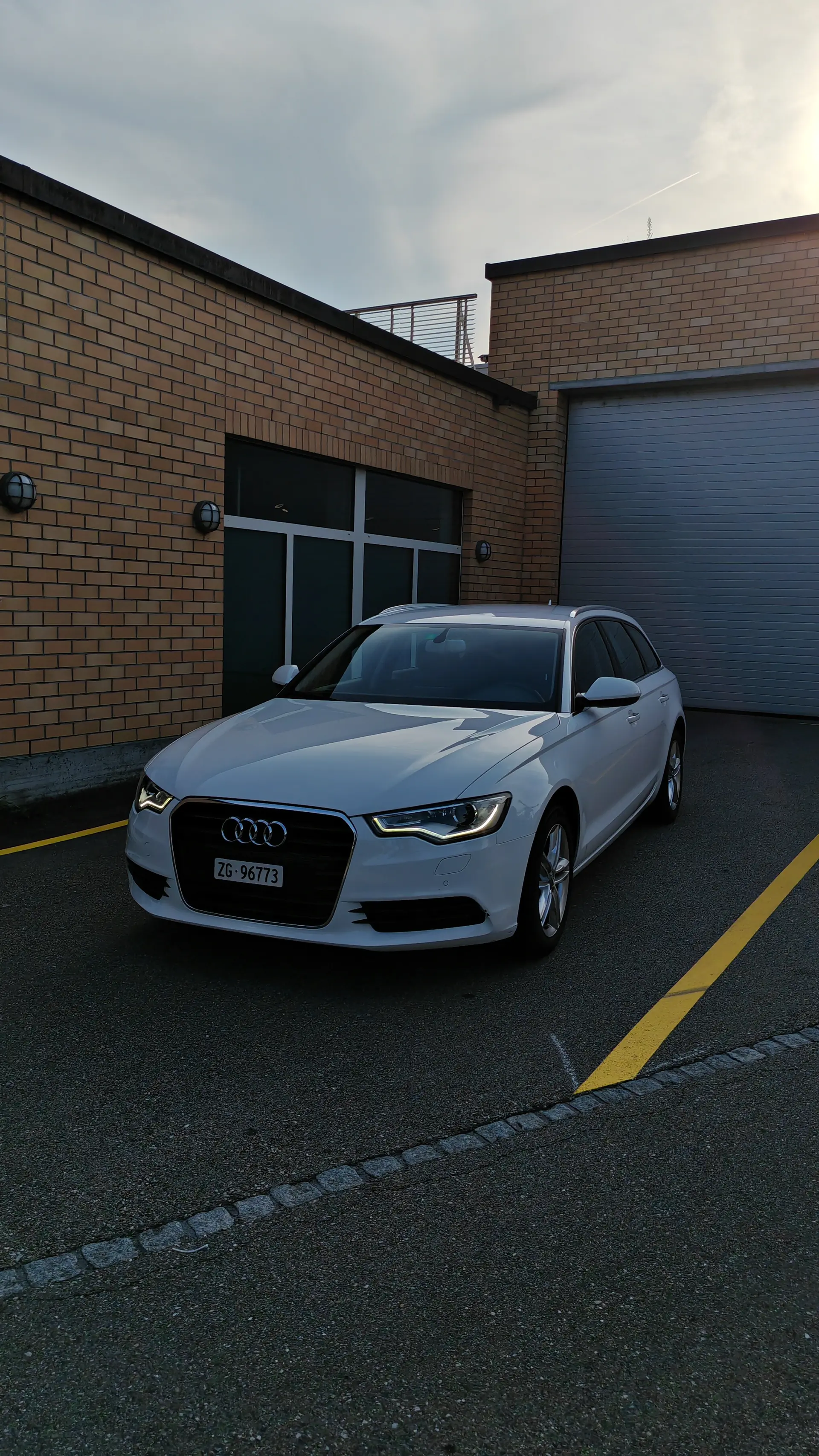Audi A6 Avant 2.0 TDI — Break spacieux, diesel économe et fiable — vue extérieure