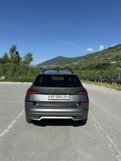 Skoda Kamiq 1.0 TSI Tour — Petit SUV urbain économe, 25 500 km seulement — arrière