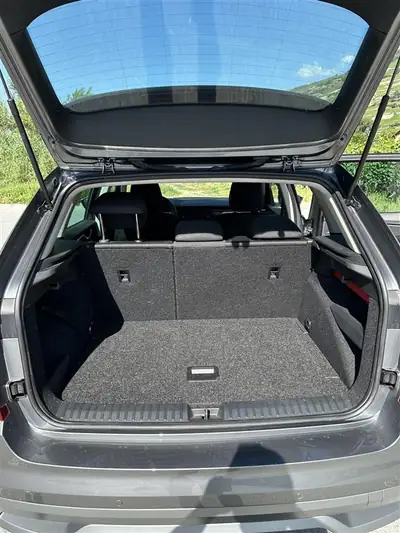 Skoda Kamiq 1.0 TSI Tour — Petit SUV urbain économe, 25 500 km seulement — Miniature 10