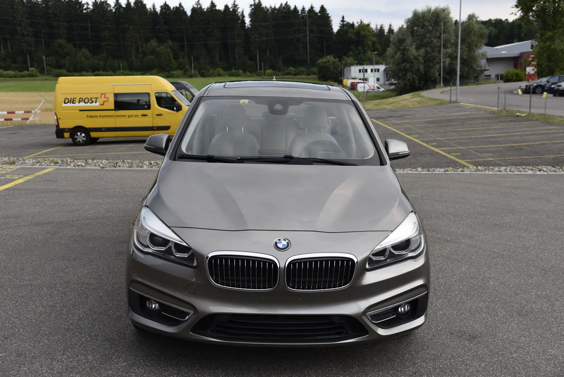 BMW 225i Active Tourer Luxury Line — Monospace polyvalent, motorisation 231 ch et faible kilométrage — vista esterna