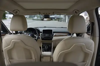 BMW 225i Active Tourer Luxury Line — Monospace polyvalent, motorisation 231 ch et faible kilométrage — cruscotto