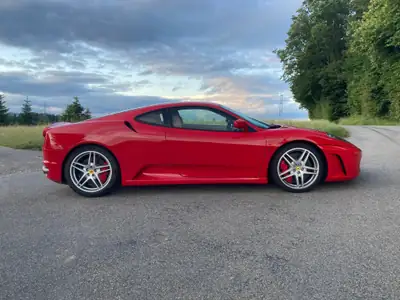 Ferrari F430 Coupé 2008 — Supercar mythique, révision officielle récente, 27 500 km — exterior view