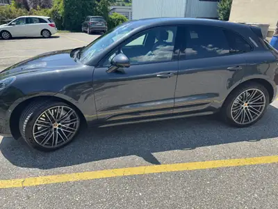 Porsche Macan Turbo PDK — SUV sportif 440 ch, seulement 49 500 km — dashboard