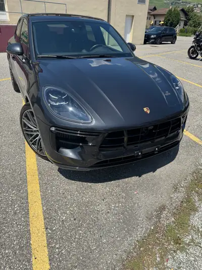 Porsche Macan Turbo PDK — SUV sportif 440 ch, seulement 49 500 km — interior
