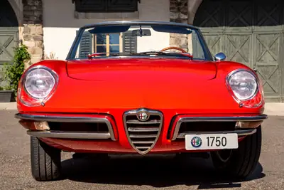 Alfa Romeo Spider Veloce 1750 — Cabriolet légendaire 1968, 44'000 km d'histoire — intérieur