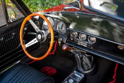 Alfa Romeo Spider Veloce 1750 — Cabriolet légendaire 1968, 44'000 km d'histoire — Miniature 9