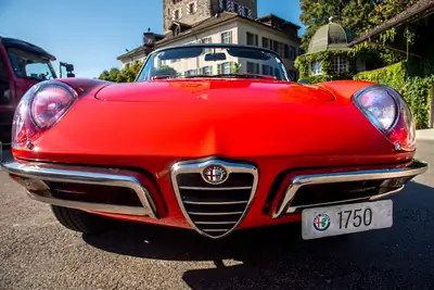 Alfa Romeo Spider Veloce 1750 — Cabriolet légendaire 1968, 44'000 km d'histoire — Miniature 7