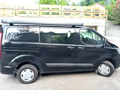 Ford Transit Custom Van 280 L1H1 — Utilitaire diesel fiable, 72 000 km, sans sinistre — Armaturenbrett