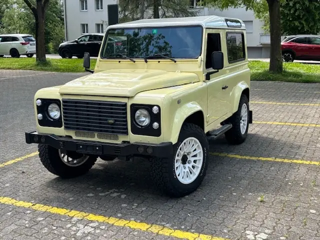 Land Rover Defender 90 SW 2.4 TDi — Légende 4x4, équipé Bowler, prêt à l'aventure
