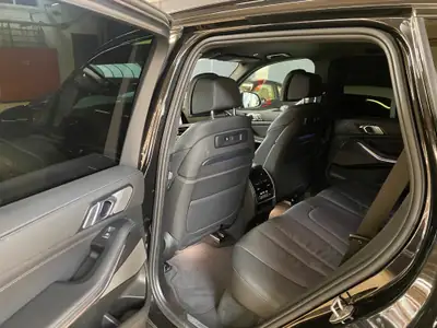BMW X5 xDrive M50d — SUV premium diesel 400 ch, première main, 82 500 km — Miniature 12