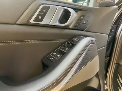 BMW X5 xDrive M50d — SUV premium diesel 400 ch, première main, 82 500 km — Miniature 19
