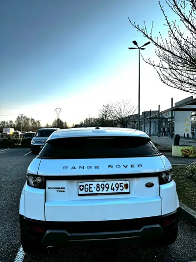 Range Rover Evoque 2.2 TD4 Dynamic — SUV compact premium, moteur diesel efficace — Seitenansicht