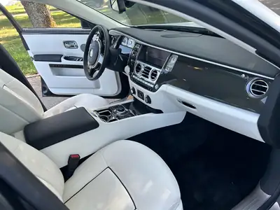Rolls-Royce Ghost 6.6 V12 — Berline de prestige, 24'574 km seulement — Miniatur 11