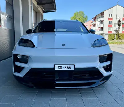 Porsche Macan Turbo 100 kWh — SUV électrique haute performance, 20 000 km, garantie Porsche — arrière