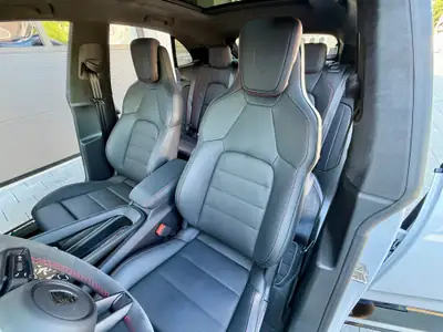Porsche Macan Turbo 100 kWh — SUV électrique haute performance, 20 000 km, garantie Porsche — Miniature 11