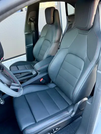 Porsche Macan Turbo 100 kWh — SUV électrique haute performance, 20 000 km, garantie Porsche — Miniature 10