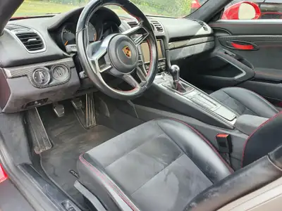 Porsche 718 Cayman GT4 — Coupé sportif manuel, 385 ch et 37 000 km — Heckansicht