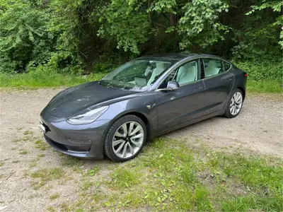 Tesla Model 3 Long Range Dual Motor AWD — Berline électrique performante, 462 ch, autonomie exceptionnelle — Außenansicht