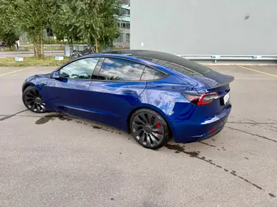 Tesla Model 3 Performance Dual Motor AWD — Sportive électrique haute performance, seulement 34'000 km — detail