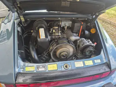 Porsche 911 Carrera 1988 — Légende des années 80, première main, statut vétéran — interni