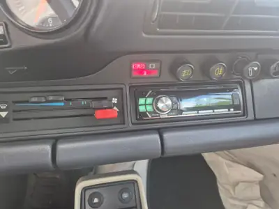 Porsche 911 Carrera 1988 — Légende des années 80, première main, statut vétéran — Miniatura 13